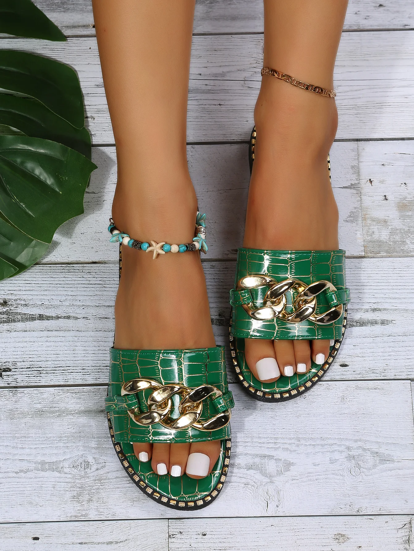 Plus size women's sandals in European and American fashion, casual and flat. Comfortable summer footwear for everyday we — photo 25