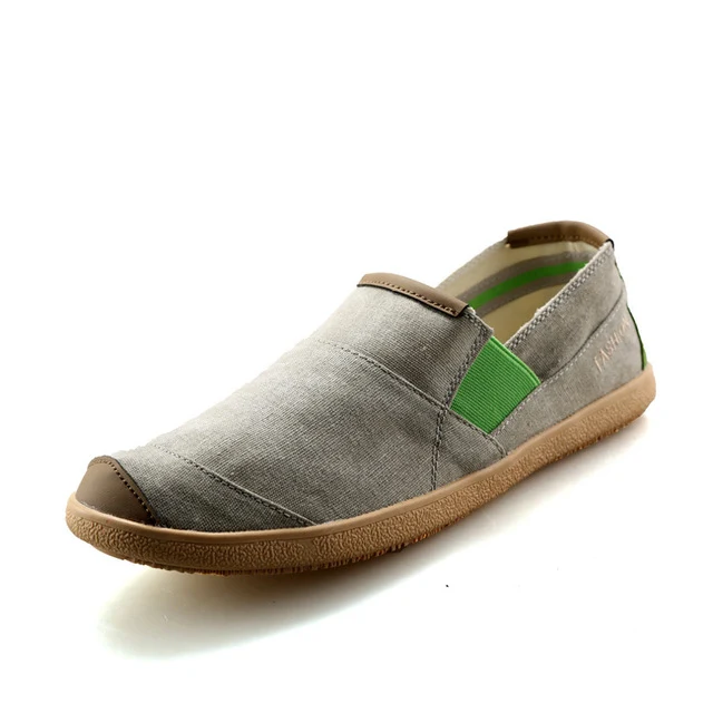 Title 6, Canvas schoenen voor koppels, één voet lang. Co...