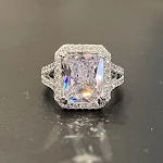 Anillo de circonita cuadrada con diamantes 3A para la mano, adorno elegante. Joyería fina para realzar tu estilo diario. — foto 2