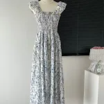 Blauwe bloemen slipdress vakantiejurk met vliegende mouwen — foto 10