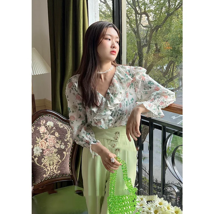 Title 3, Camicia corta in chiffon floreale con scollo a ...