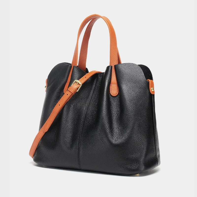 Bolsa diagonal feminina de couro, grande capacidade, simples e elegante, perfeita para carregar tudo com estilo e praticidade. — foto 3