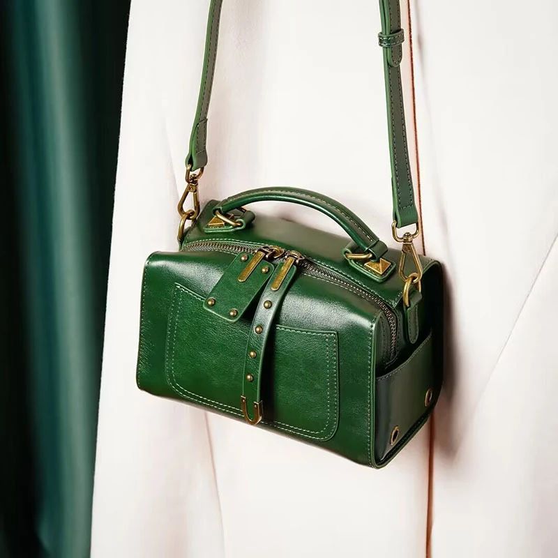 Bolsa Transversal para o Trabalho Versátil e Portátil Design Diferenciado Ideal para Levar o Essencial com Estilo e Conforto em Seus Deslocamentos Diários — foto 2