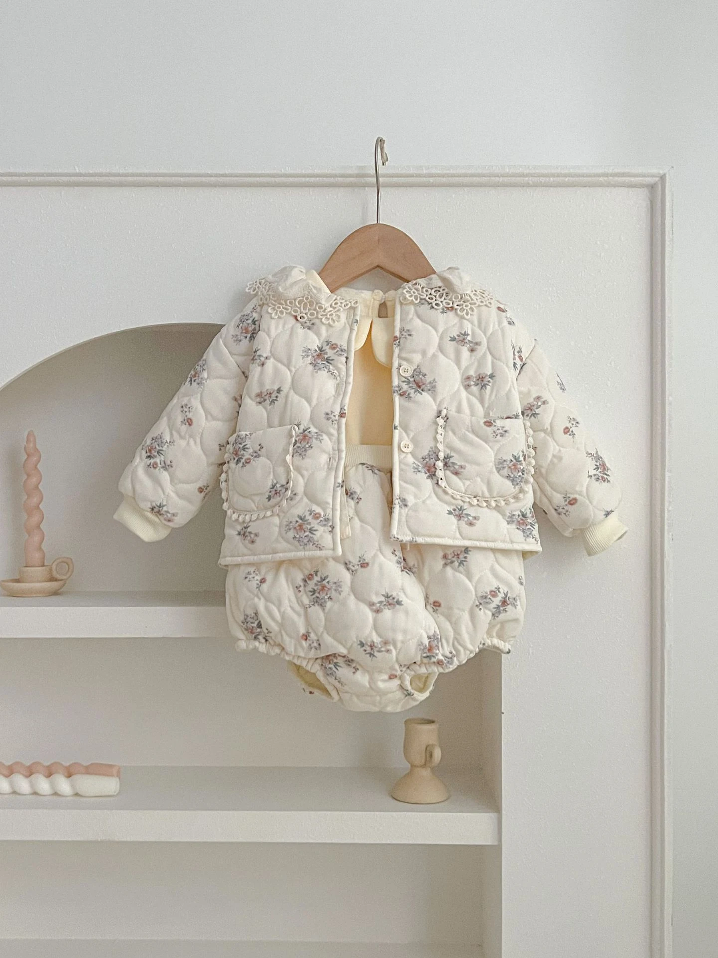 Completo invernale floreale per bambina in stile coreano, tutina con pizzo, tasca e spalline, completo due pezzi caldo. Ideale per l'inverno. — foto 6