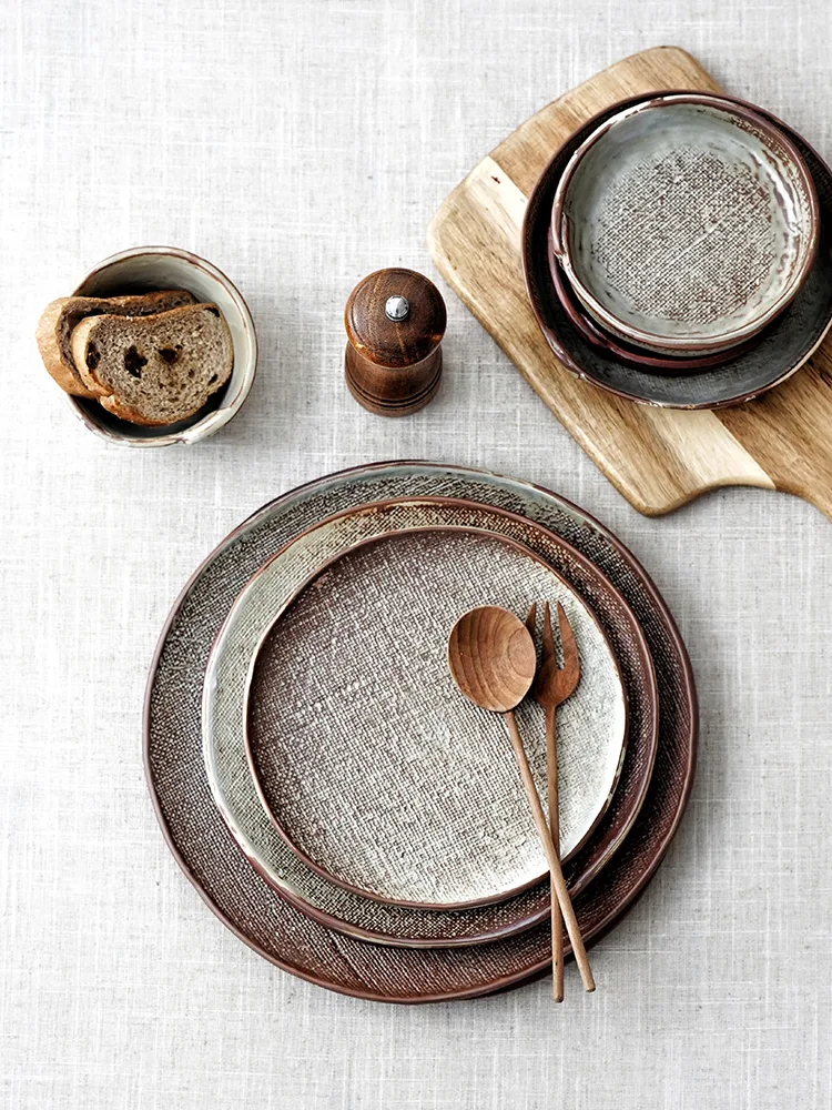 Title 5, Retro hand-painted Japanese round ceramic plate...