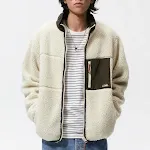 Giacca in pile da uomo autunno e inverno con cuciture. Cappotto caldo e confortevole per l'uomo. Ideale per climi freddi, design moderno ed elegante. — foto 6