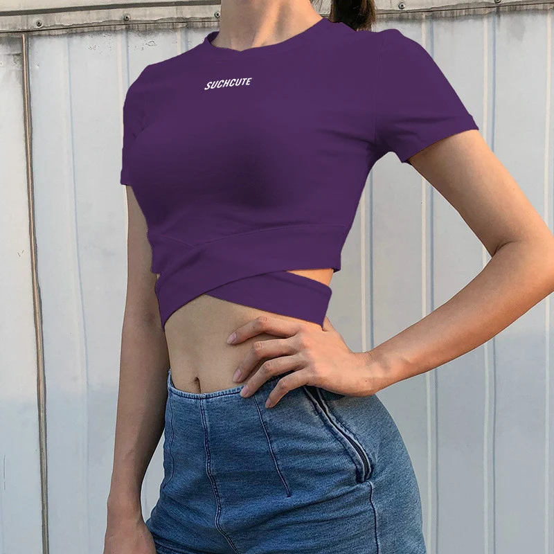 Crossed navel letter short sleeve tee for a stylish look. Comfortable design with crossed navel detail, perfect for warm — photo 1