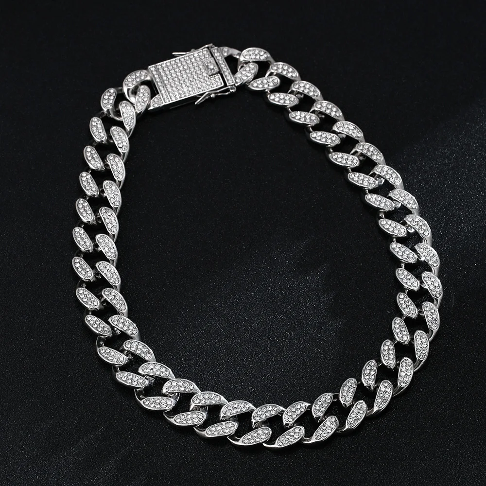 Colar Hipster com diamantes completos, brilho máximo para um visual ousado e moderno. Adicione um toque de luxo ao seu estilo único e marcante. — foto 44