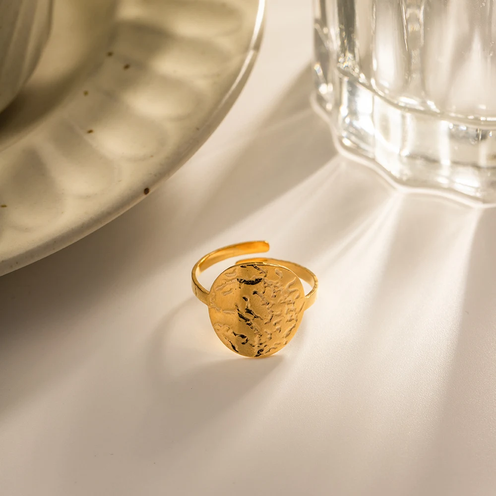 Anel feminino retrô lava redondo de aço titânio, combina com tudo, design versátil e elegante para complementar qualquer look. — foto 9