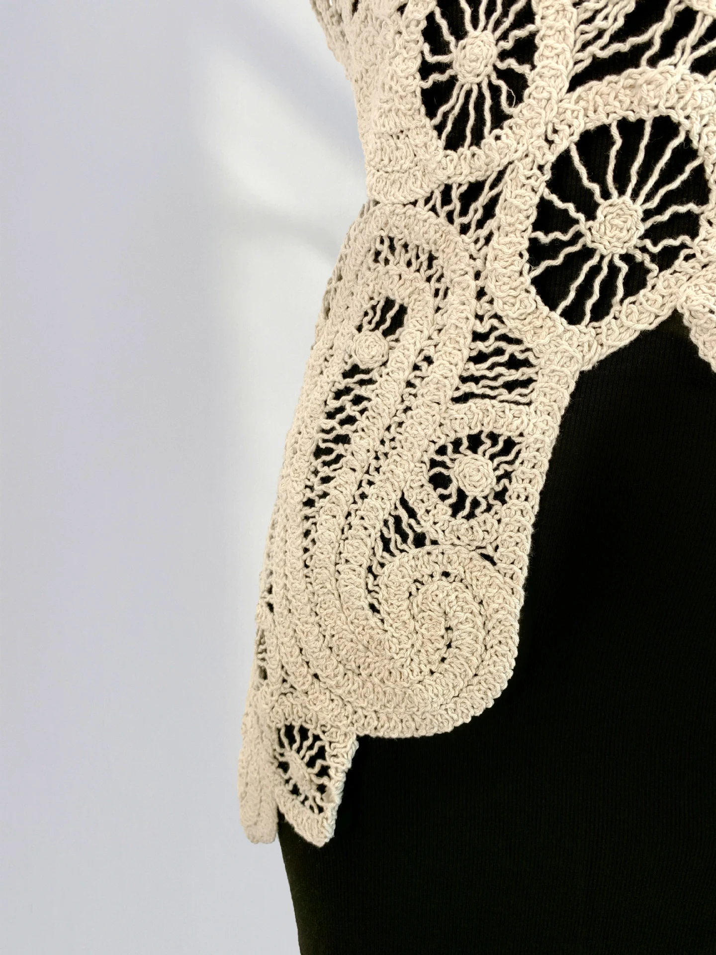 Title 4, Top senza maniche in maglia traforata da donna,...