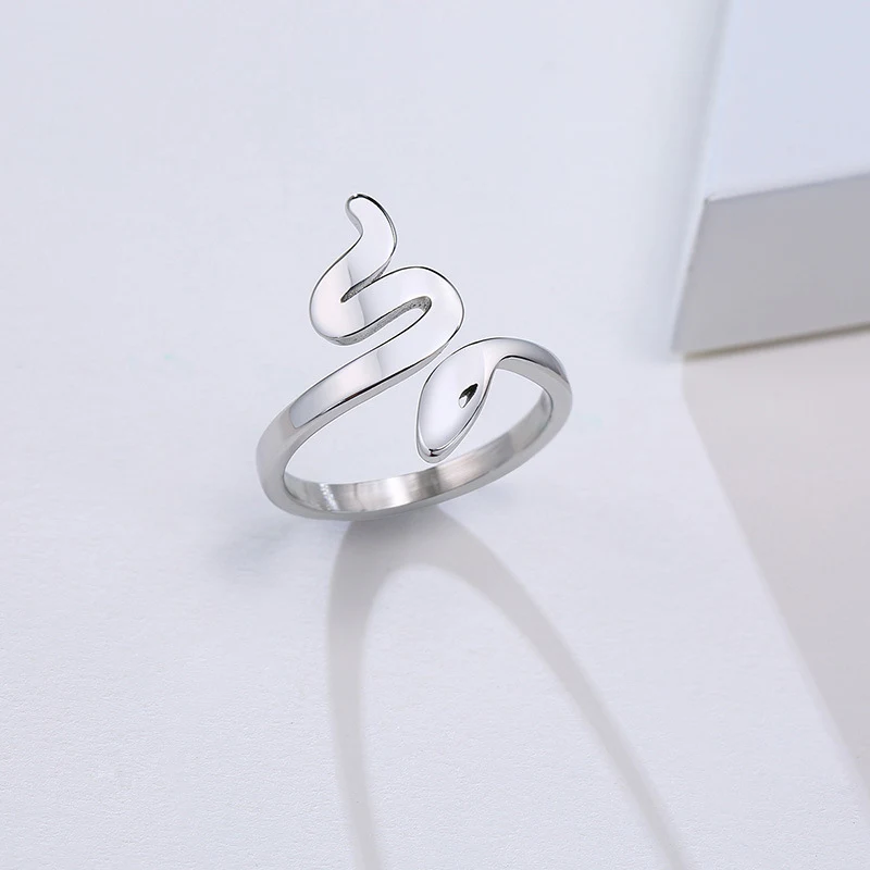Anel de cobra de aço inoxidável, acessório ousado e elegante para homens e mulheres, resistente à água e durável, estilo único e moderno. — foto 3