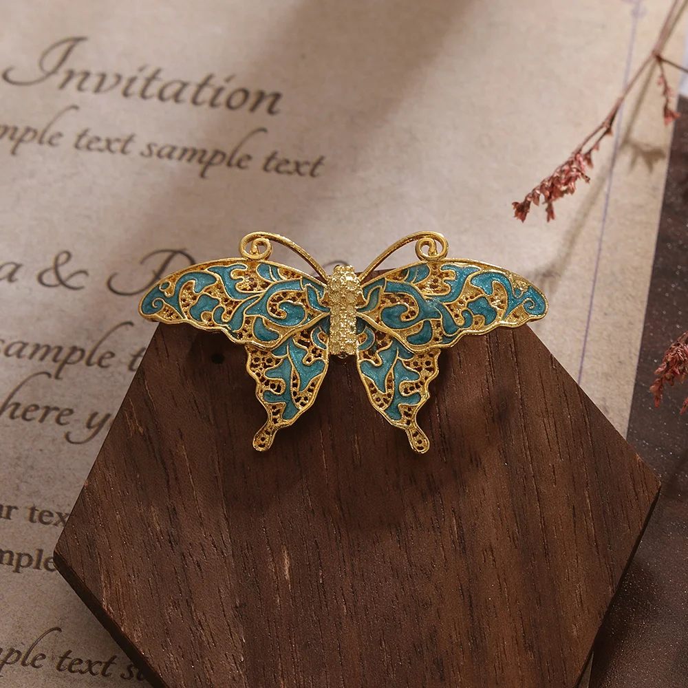 Broche de borboleta de moda artesanal feminina, personalidade única, acessório elegante para roupas e looks, realce seu estilo. — foto 2