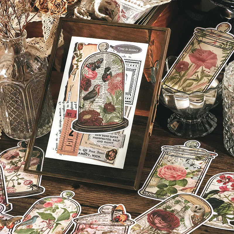 Caderno Retro Criativo Vaso DIY Collage. Seu diário com design vintage e espaço para colagens e personalização. — foto 15