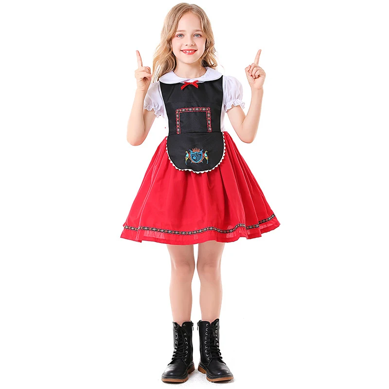 Traditionelle bayerische Tracht für Kinder in Rot und Schwarz, mit Stickerei, perfekt für Oktoberfest und Feiern, ein tolles Outfit. — foto 3
