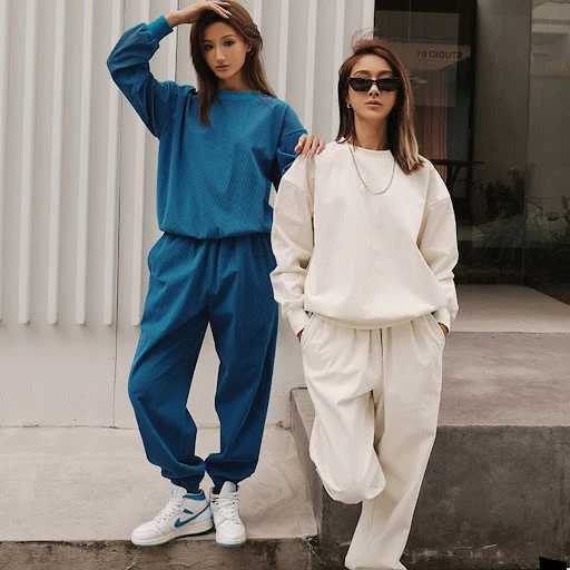 Title 11, Womens Sports And Leisure Sweater Trousers Suit