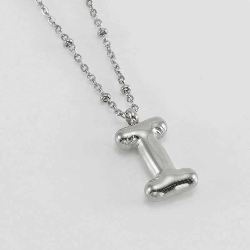 Colar com pingente de letra bubble para moda feminina. Um acessório estiloso e personalizável para realçar seu visual. — foto 16