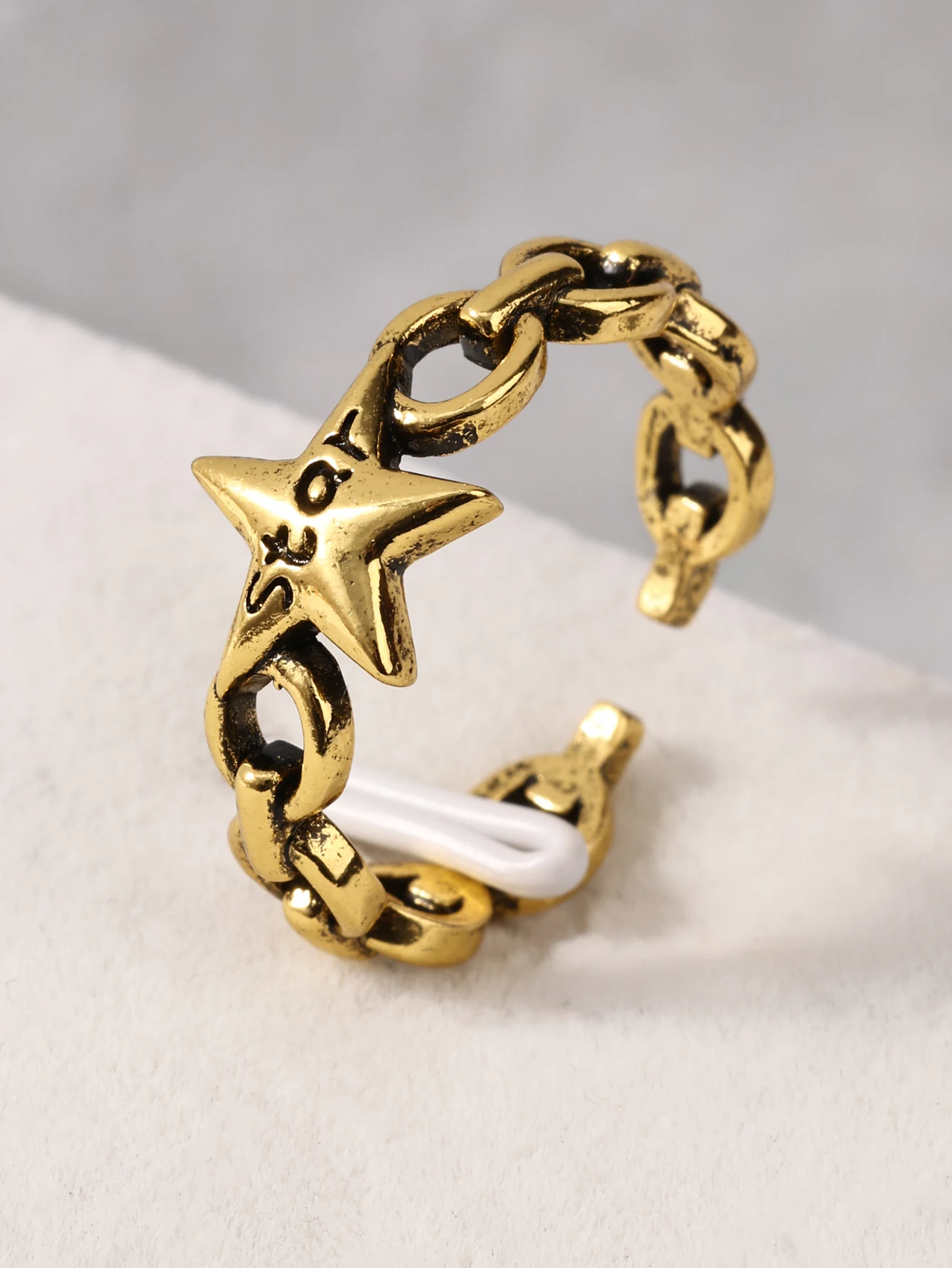 Anel Aberto Estrela Pentagrama Vintage. Ajustável, Design Gótico, Joia Unissex. Ideal para Presentear e Adicionar Estilo ao Visual. — foto 2