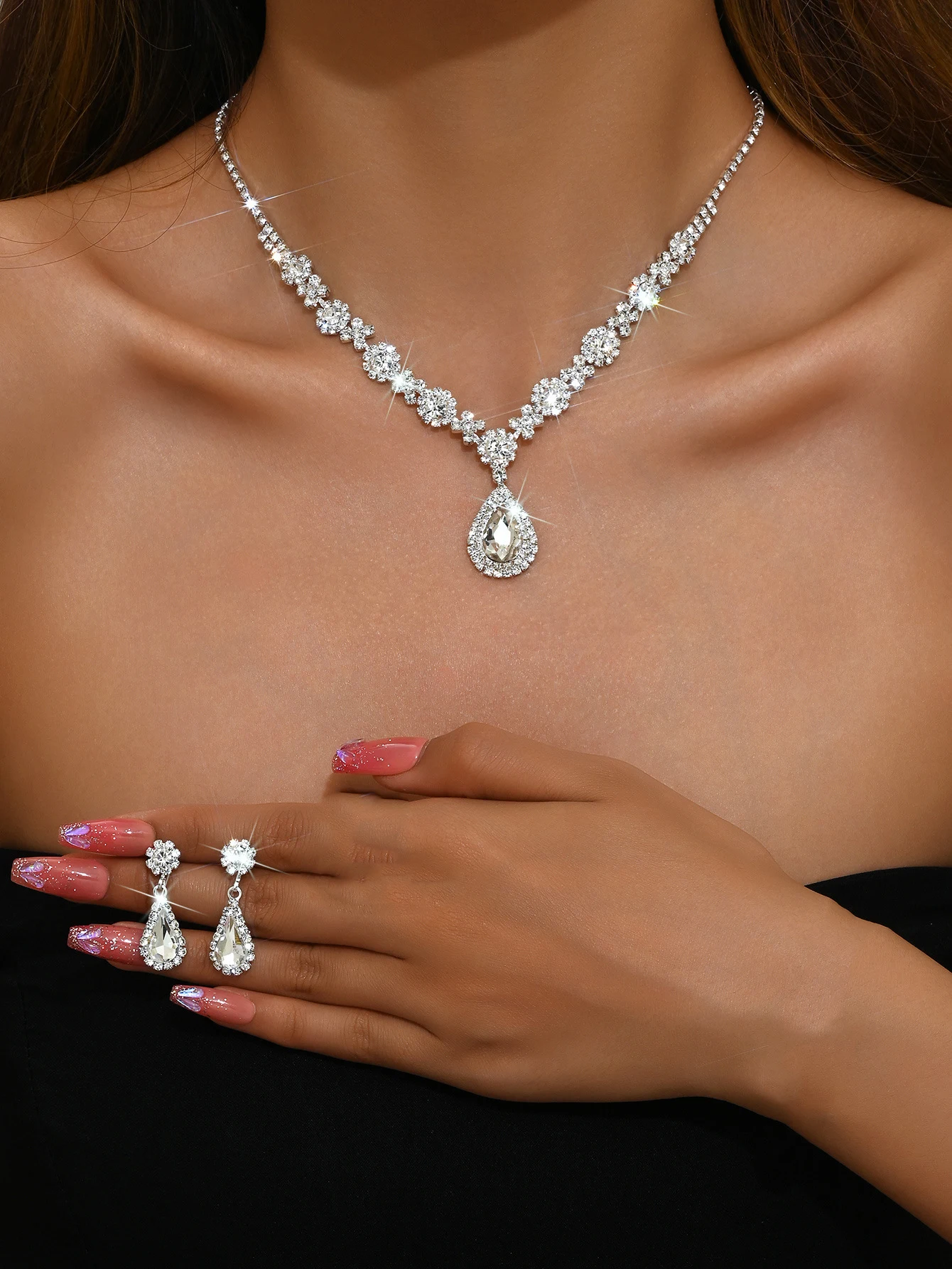 Conjunto de Colar e Brincos com Pingente de Gota d'Água, Design Moderno e Delicado, Perfeito para Adicionar um Toque de Elegância ao seu Visual — foto 2