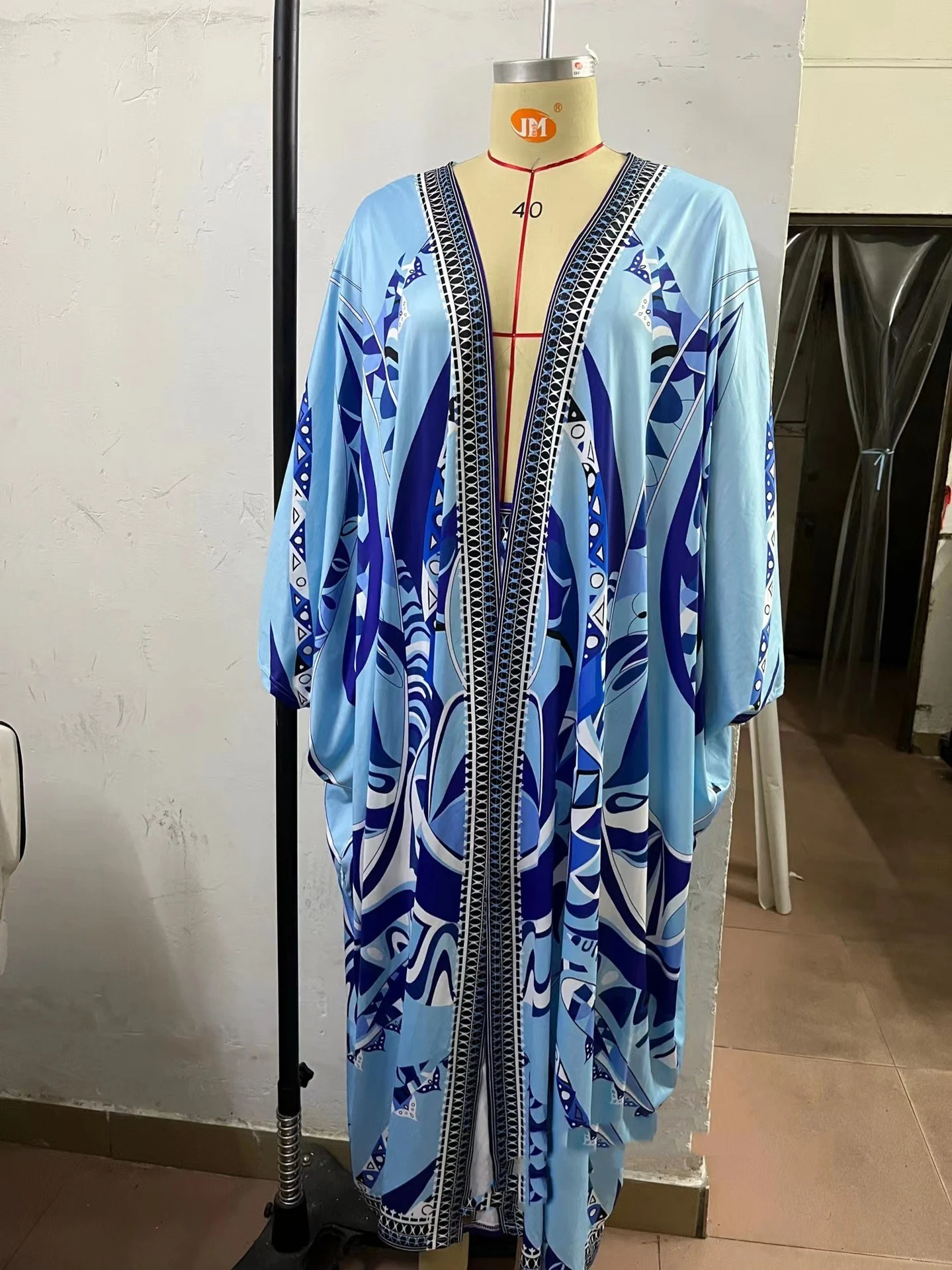 Title 3, Womens Printed Temperament Cardigan and Shorts...