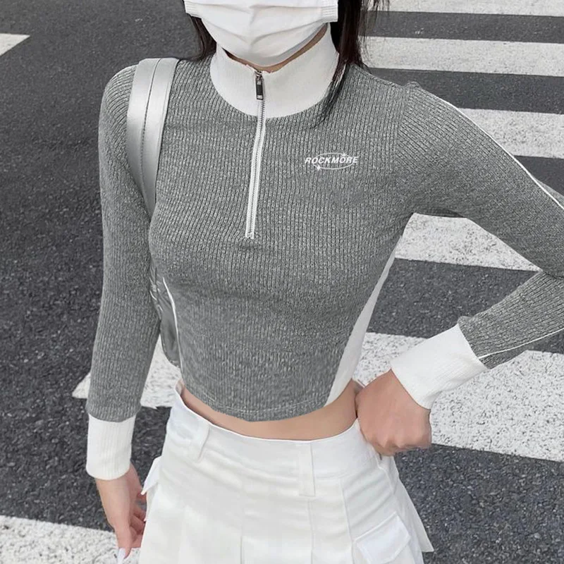 Design Split Contrast Color Zipper Rib T-shirt offers a stylish, modern look. Enjoy comfort and versatility with this un — photo 6