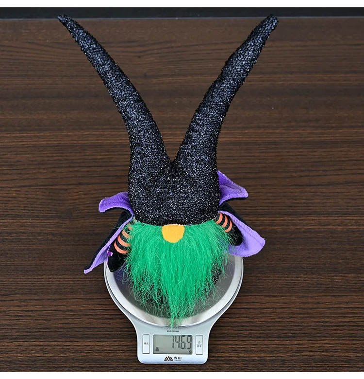 Enfeites Criativos de Halloween Boneca Bebê Sem Rosto com Capa Decore sua casa com essa adorável e assustadora boneca para o Halloween — foto 2