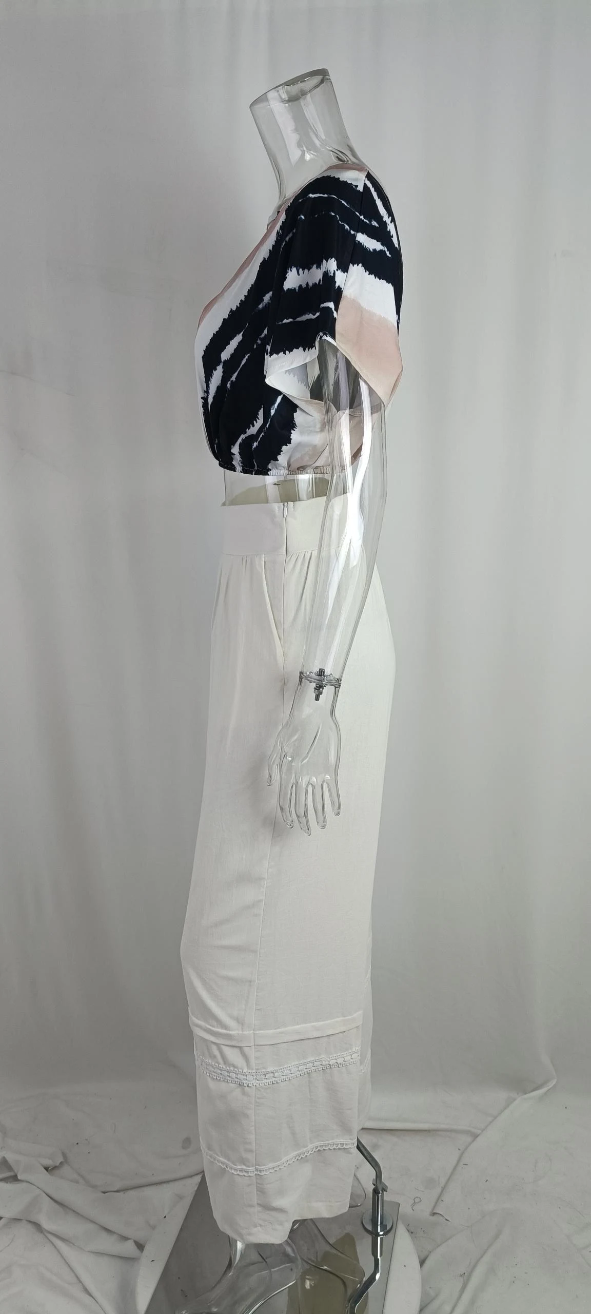 Title 4, Tweedelige set, losse top en broek met rechte p...