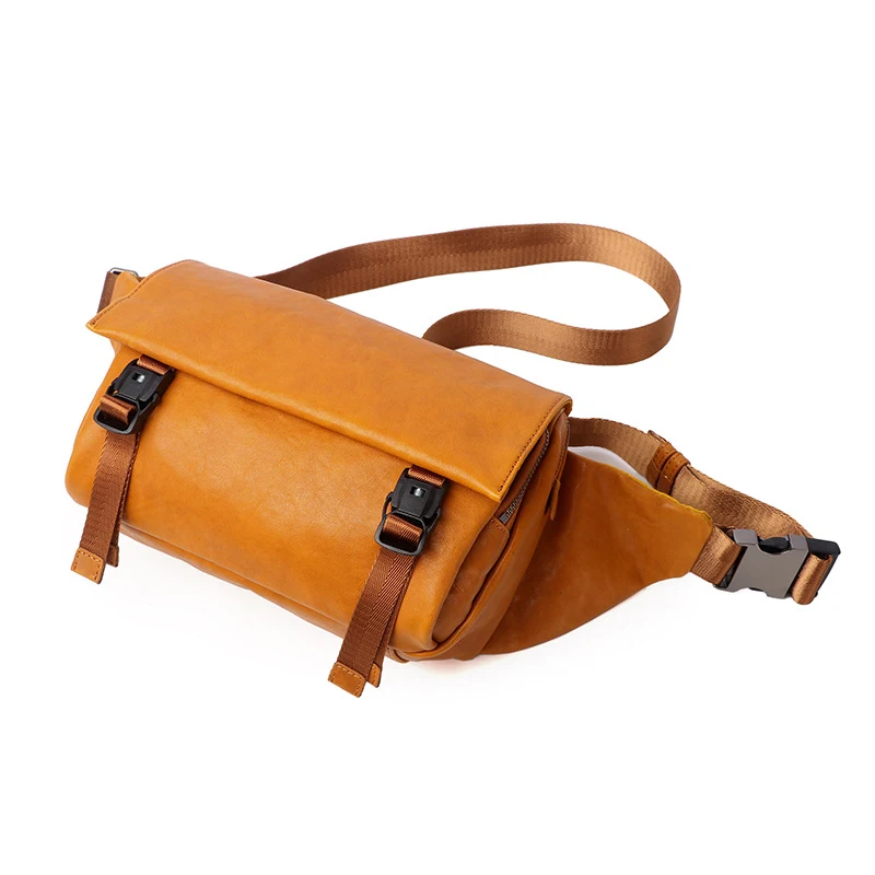 Bolsa masculina casual em couro curtido vegetal, elegante e resistente, perfeita para uso diário e projetada para transportar seus itens essenciais. — foto 2
