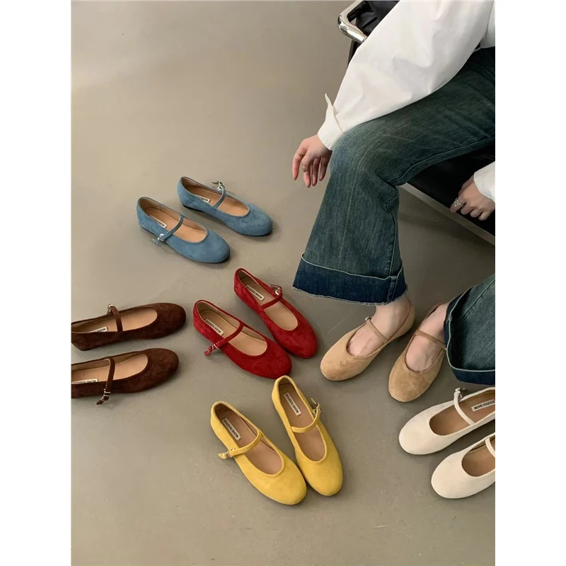 Escarpins femme à bout rond rétro, en daim, à bouche peu profonde, semelle plate et souple, confortables et élégants au quotidien. — photo 9