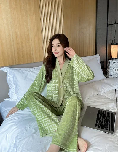 Title 11, Nieuwe Gouden Fluwelen Pyjama Set voor Dames