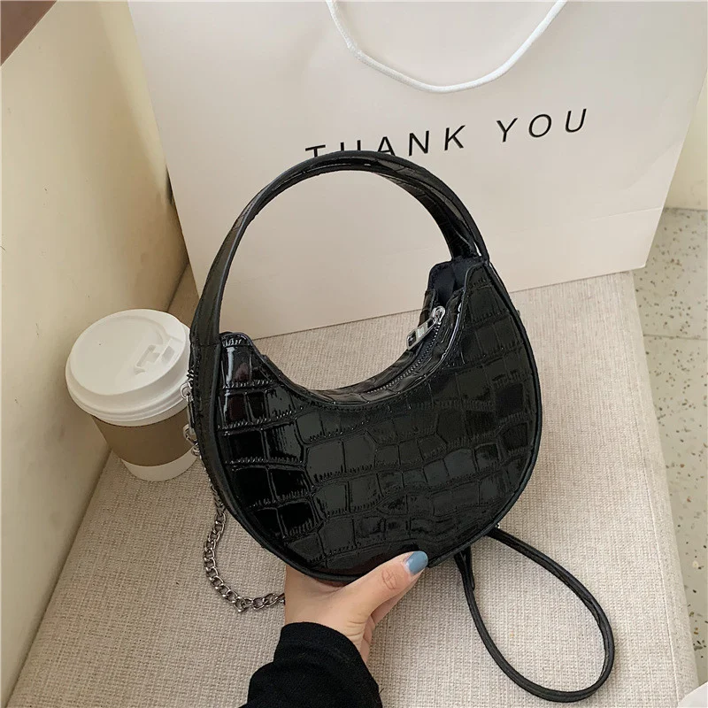 Small Fresh Fashion Underarm Bag, a versatile small messenger and handbag. Stylish and compact, perfect for carrying you — photo 2