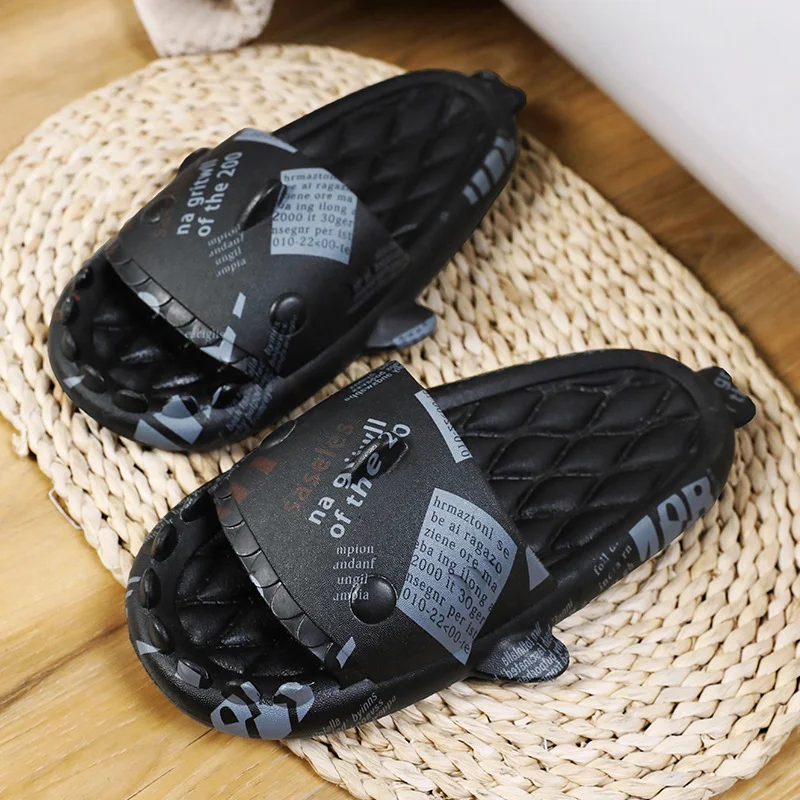 Zapatillas de casa de tiburón, bonitas y grandes para parejas. Cómodas y casuales, perfectas para relajarse en casa con estilo. — foto 4
