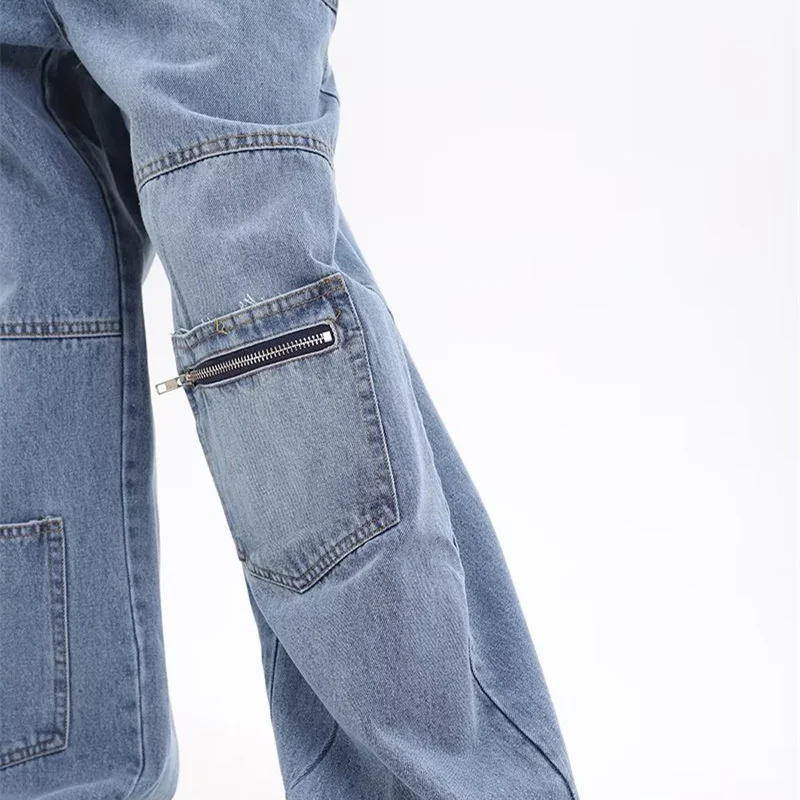Title 3, Calça jeans solta, cintura alta e pernas largas...