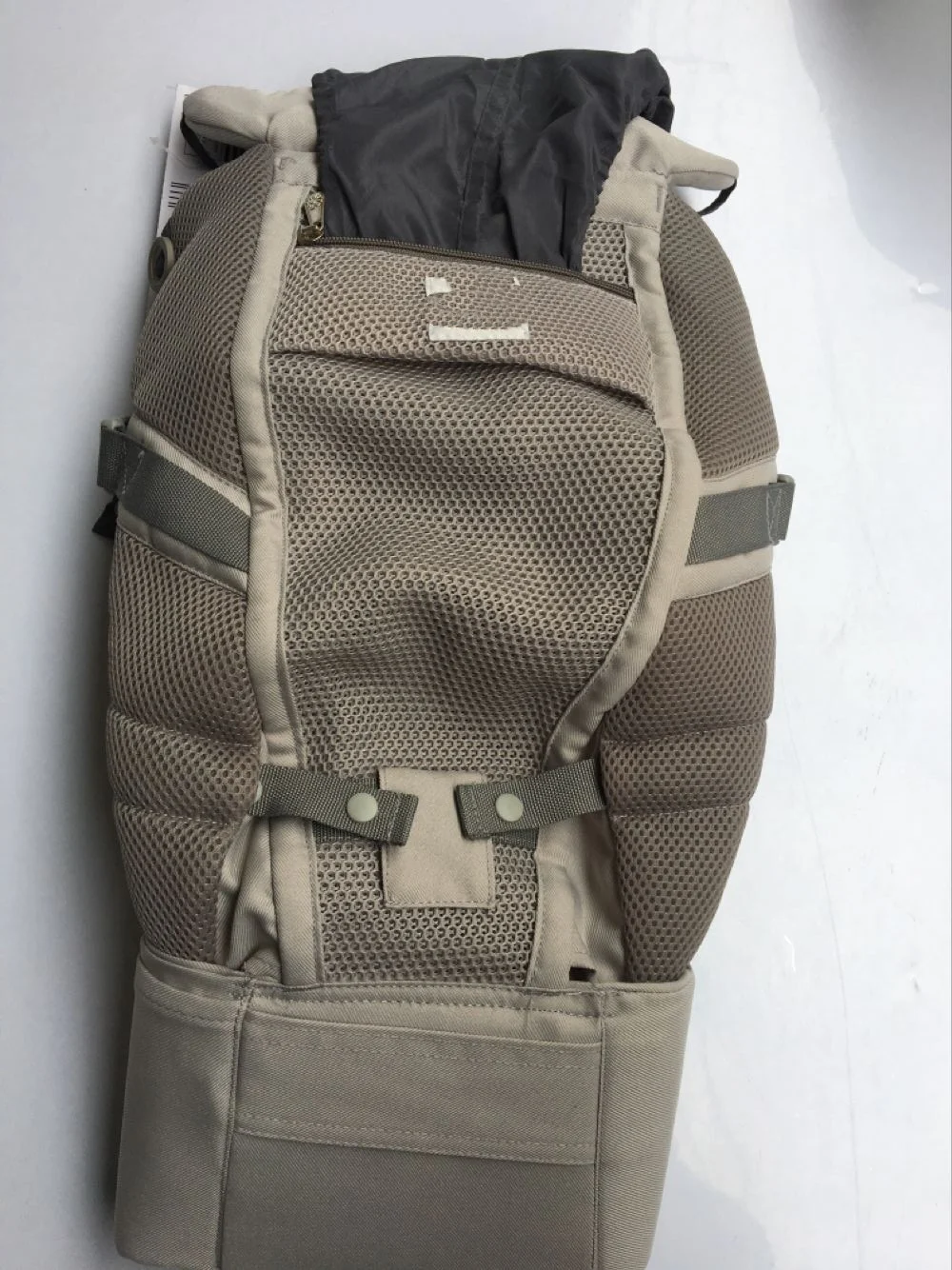 Canguru para Bebê Recém-nascido Estágio Completo Conforto e Segurança desde o Nascimento Design Ergonômico Livre Movimentos e Apoio Lombar — foto 3