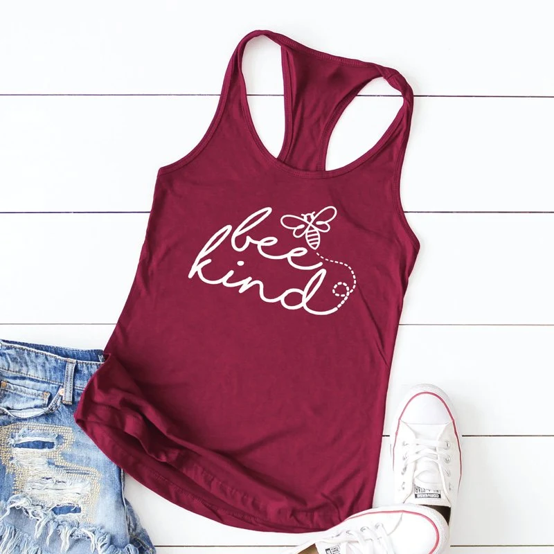 Title 2, Regatas femininas Racerback Bee Kind Print Moda