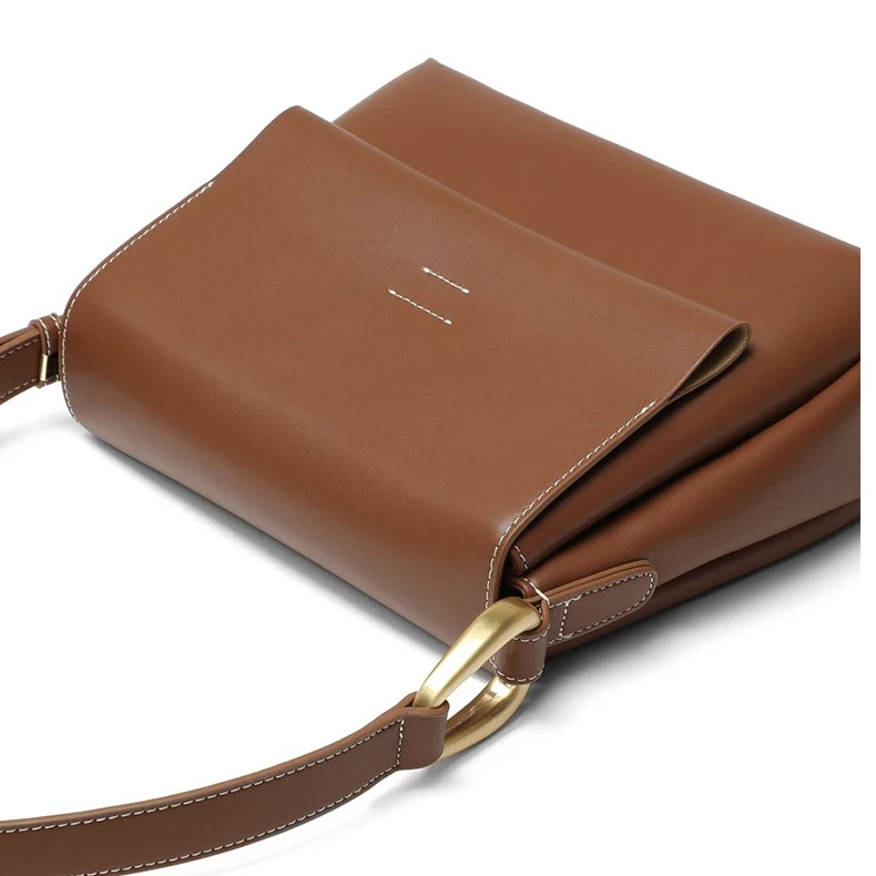 Bolsa mensageiro elegante e versátil, bolsa debaixo do braço, perfeita para carregar seus essenciais com estilo e praticidade no dia a dia — foto 1