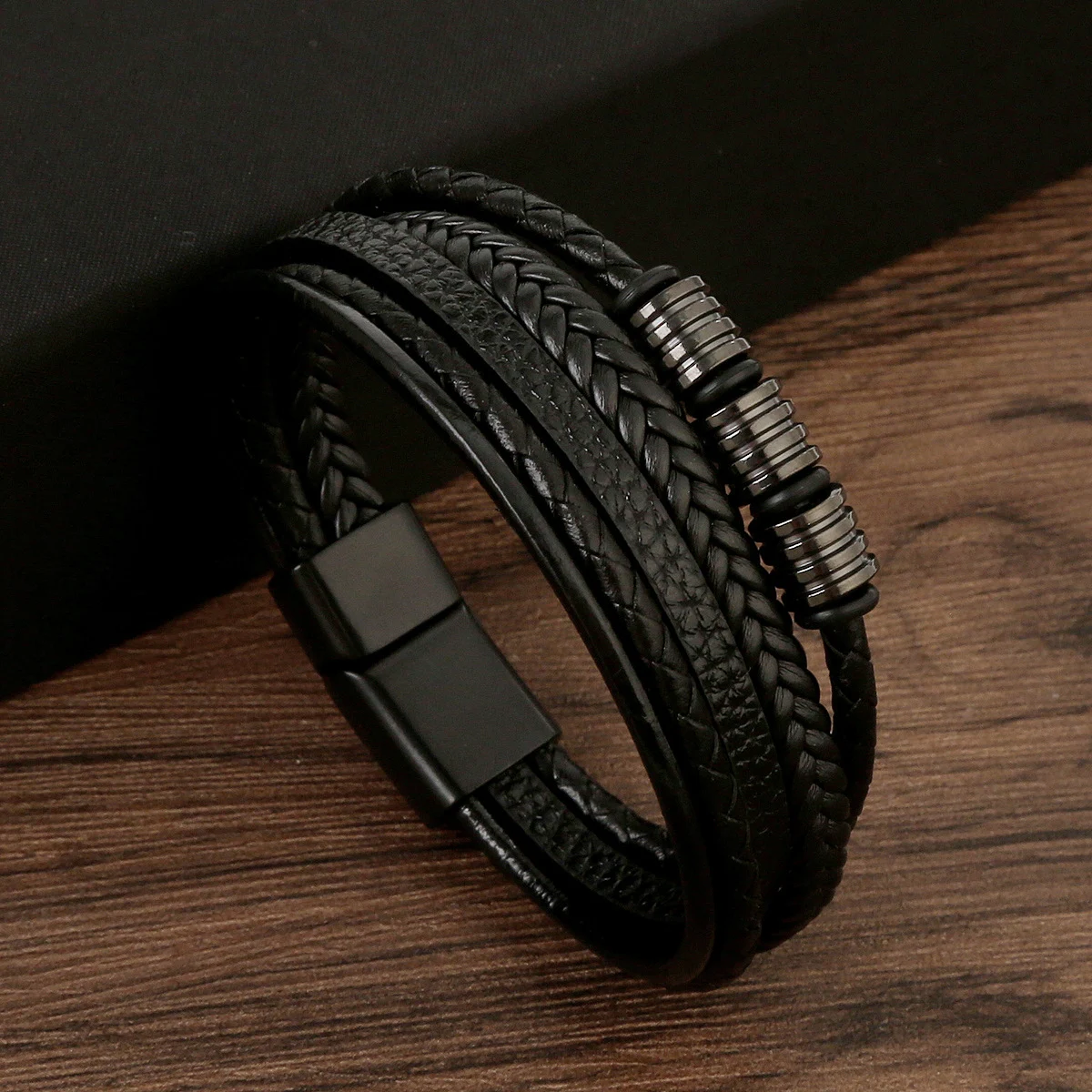 Pulseira trançada em aço inoxidável com fivela magnética Design elegante e moderno, fácil de colocar e retirar, durabilidade e conforto para uso diário — foto 10