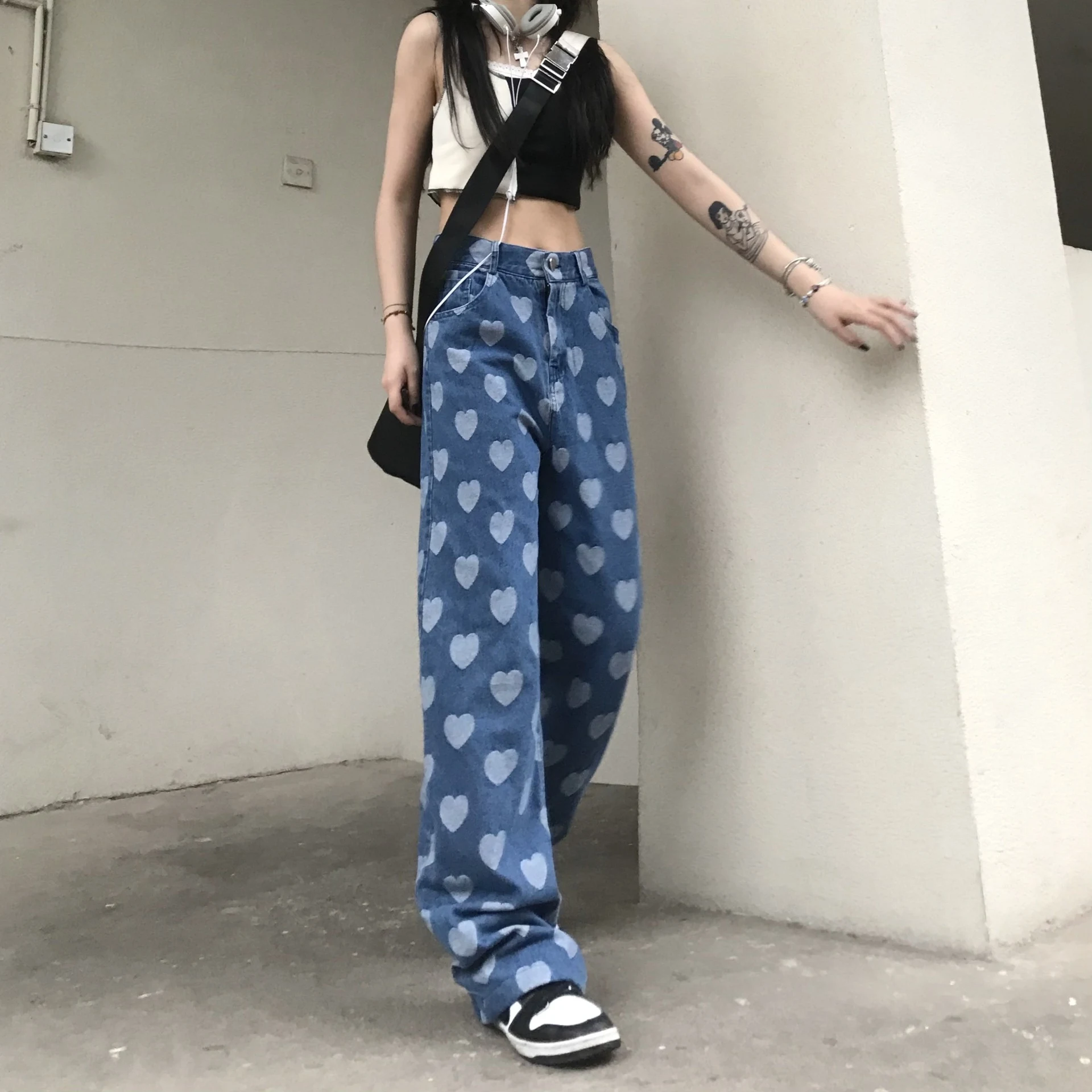 Calças jeans soltas de perna reta com design de botões Love, para esfregar, confortáveis e estilosas, perfeitas para o dia a dia — foto 4