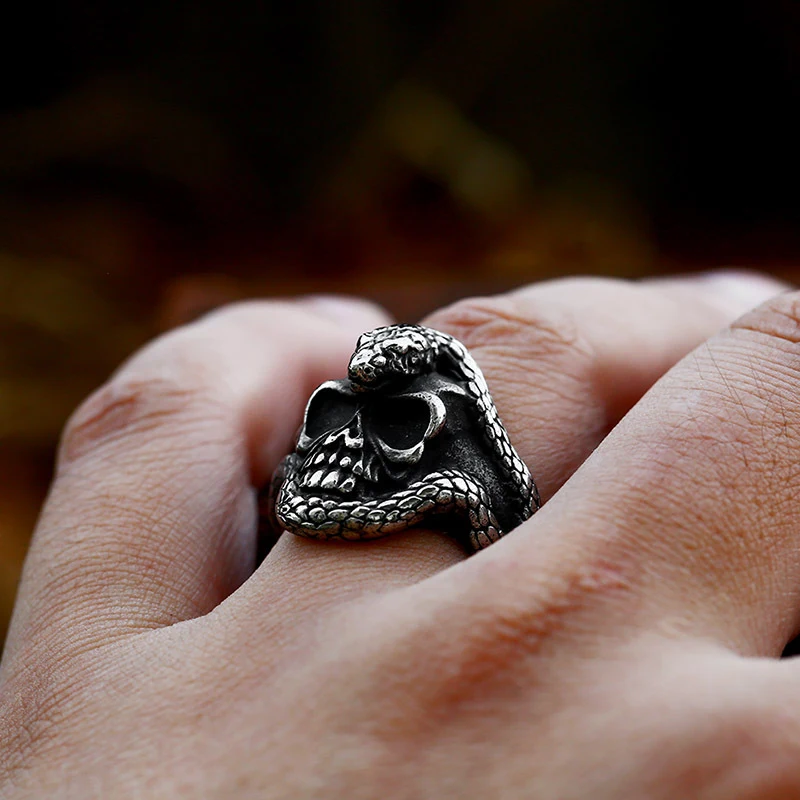 Novo Anel de Aço Titânio Caveira Python Domineering. Design arrojado e dominante para homens. Estilo e força unidos em uma joia. — foto 1