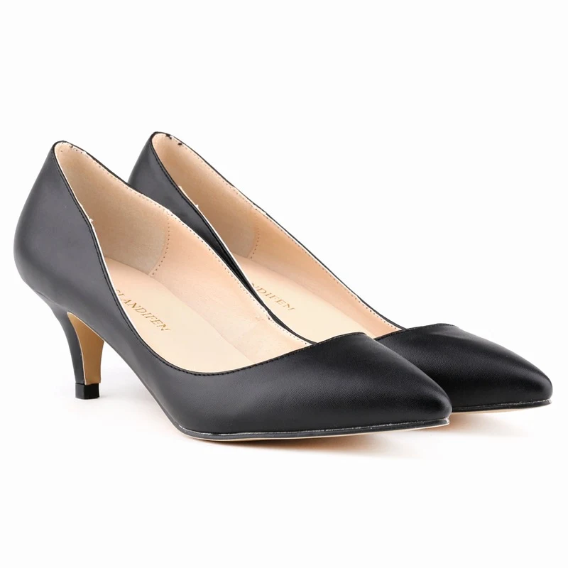 Bruidsschoenen met spitse neus en 6cm hak voor dames. Stijlvolle stiletto's voor je bruiloft. Comfortabel en elegant. — foto 11