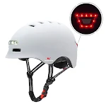 Fahrradhelm mit Rücklicht für mehr Sicherheit. Dieser Fahrradhelm mit integriertem Rücklicht sorgt für bessere Sichtbarkeit und Schutz beim Radfahren. — foto 7