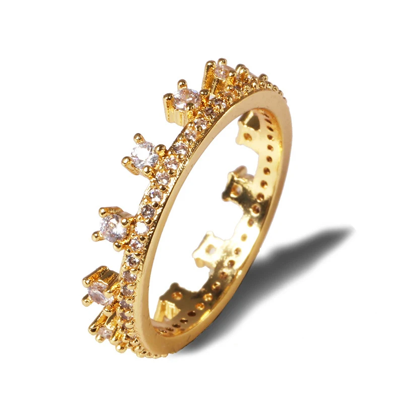 Anel de cobre com coroa geométrica cravejado de diamantes para mulheres fashion. Adicione um toque de brilho e sofisticação ao seu visual diário. — foto 4