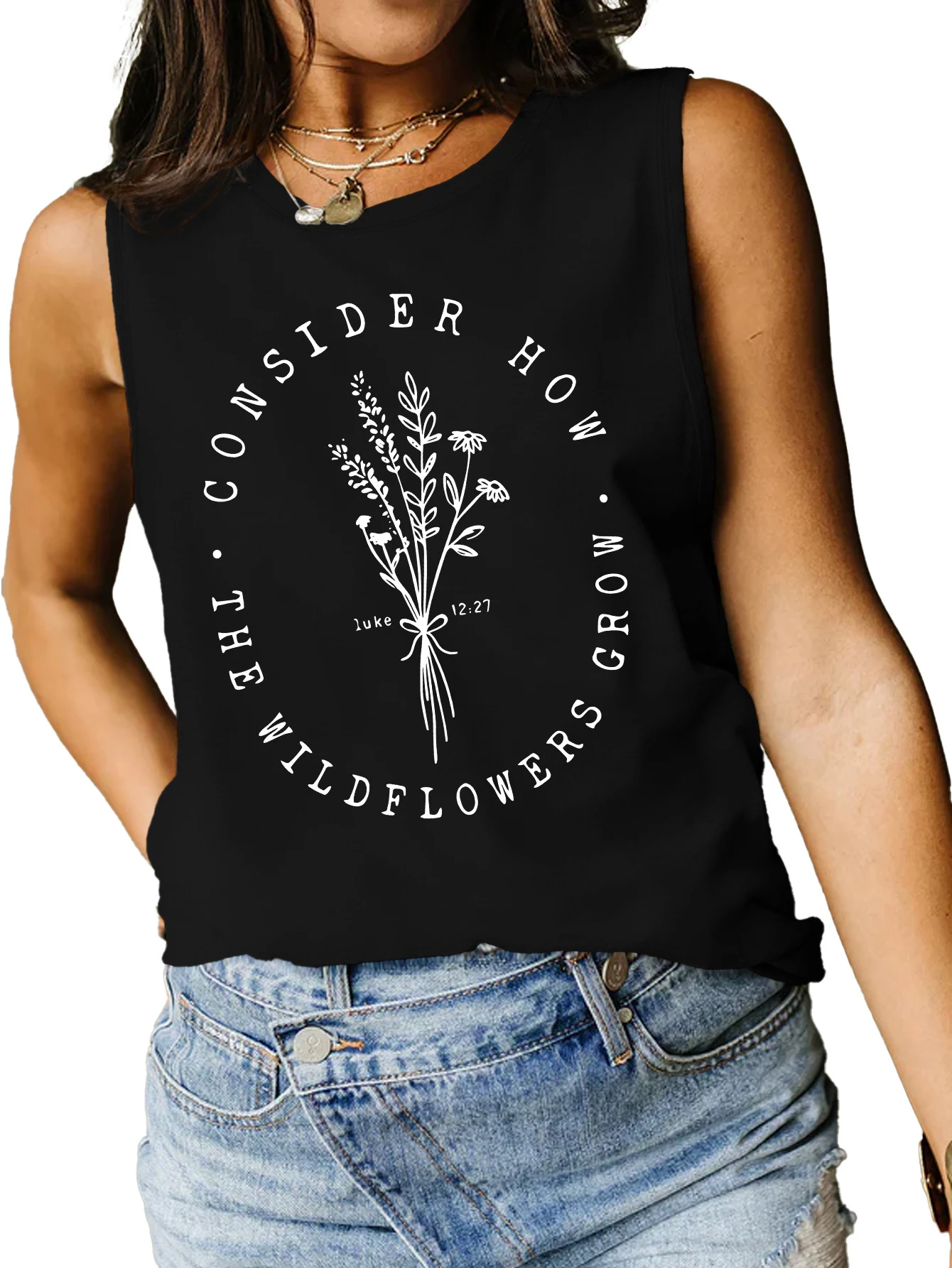 Bloemen- en plantenletterprint los vestje. Perfect voor een casual look, comfortabel en stijlvol. Ideaal voor de zomer, een luchtig gevoel. — foto 11