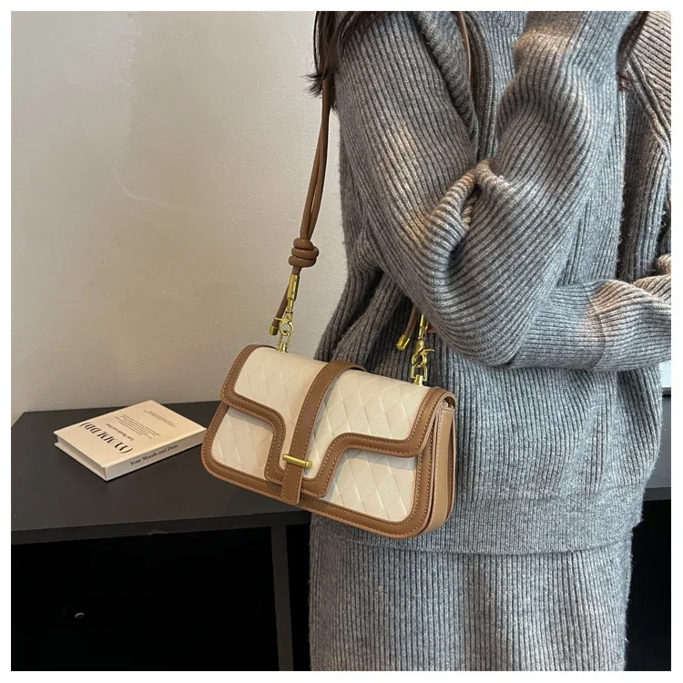 Bolsa pequena de diamante feminina, nova moda, ombro sob o braço, estilo ocidental de alta qualidade. Elegância e praticidade. — foto 3