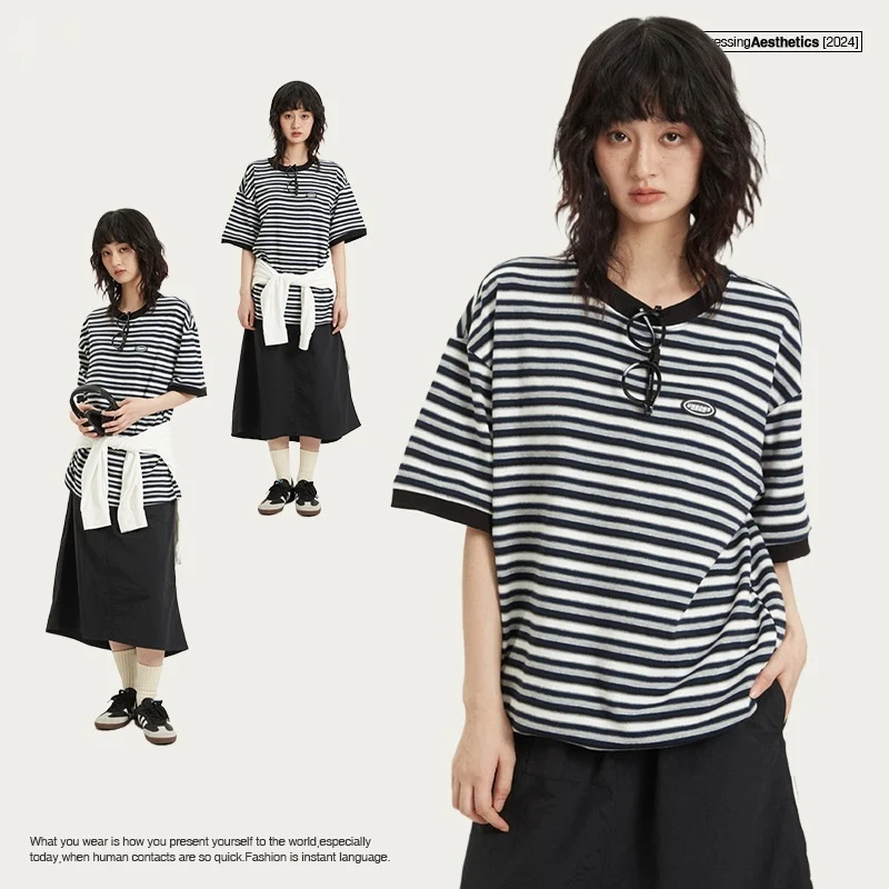 Japanse retro tops voor koppels, contrasterende strepen, ronde hals, korte mouwen en losse pasvorm, veelzijdig en geschikt voor elke outfit en gelegenheid — foto 5