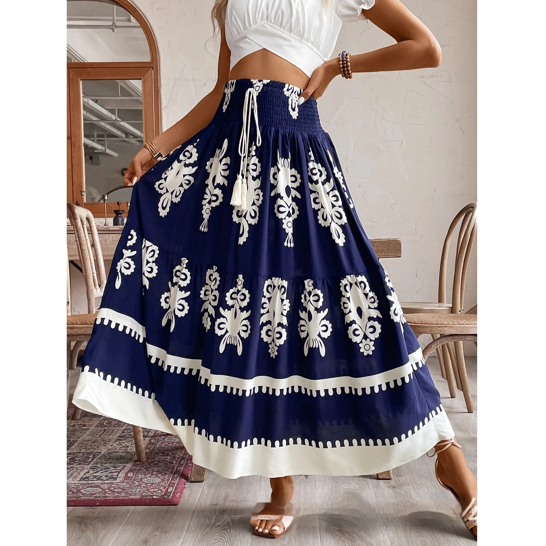 Saia Smocking Cintura Estampada Étnica Versátil, perfeita para lazer e deslocamentos, combinando estilo e conforto em todas as ocasiões. — foto 7