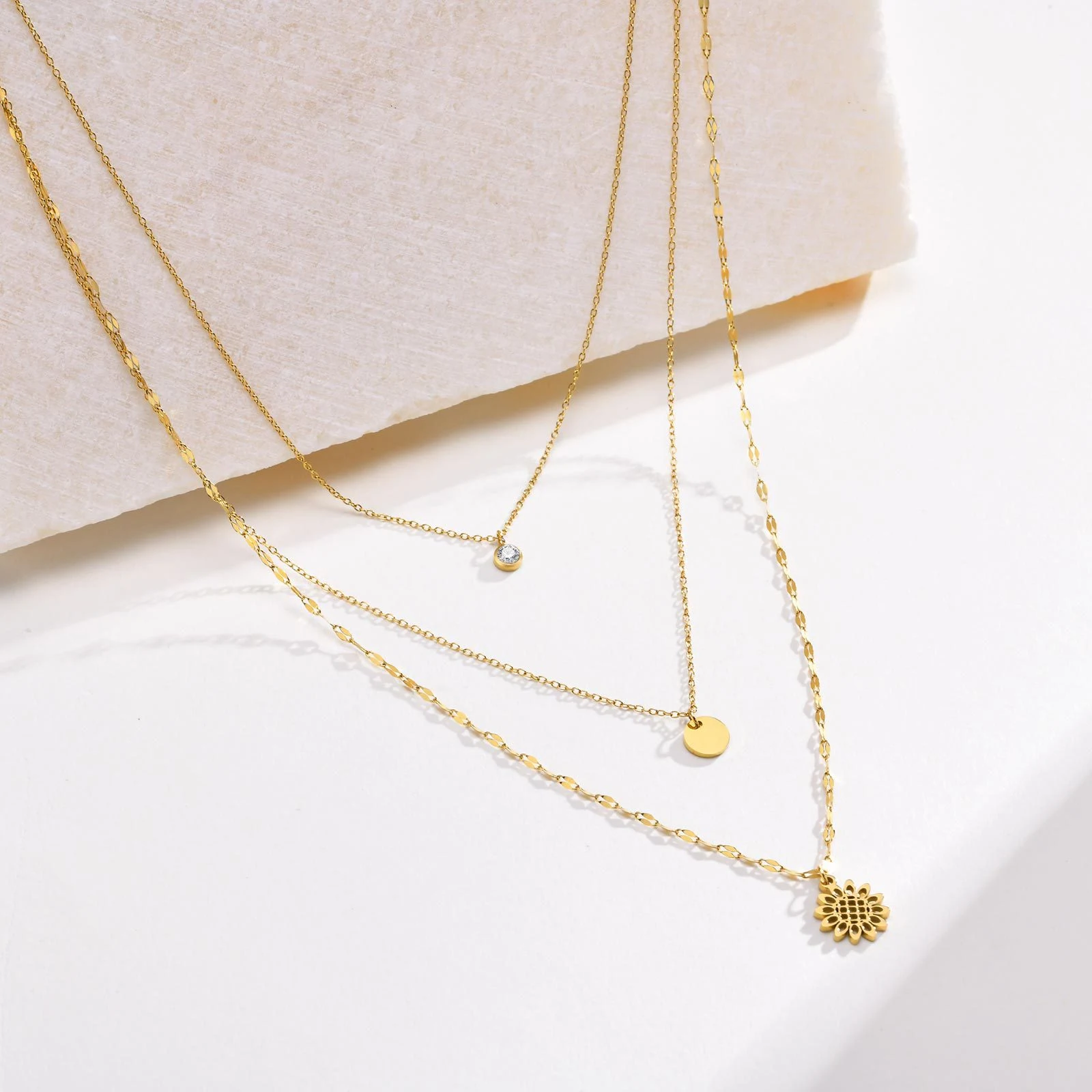 Colar feminino de aço inoxidável com design de girassol e zircônia redonda, três camadas, corrente dupla, elegante e moderno — foto 9