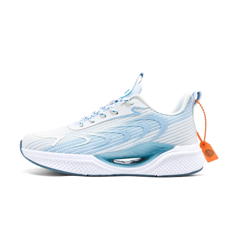 Eenvoudige en ademende sneakers voor heren en dames. Lichtgewicht modieuze schoenen voor optimaal comfort en een frisse look. — foto 2