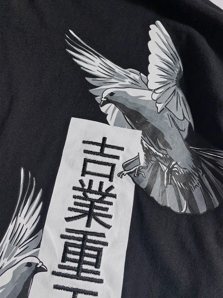 Title 6, Camiseta Yuri Fly Dove casual com gola redonda....