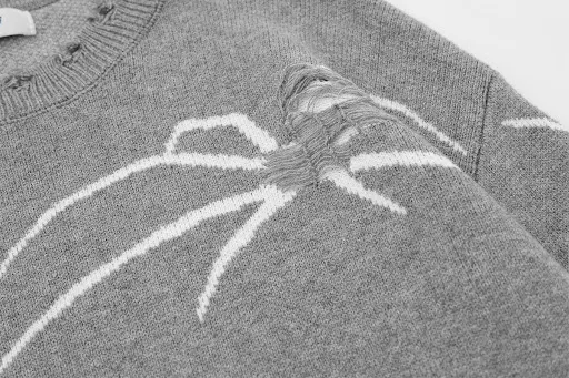 Title 13, American Street Ripped Sweater im Spider Damage...