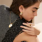Anel de Meteorito com Combinação de Cores Latão Dourado 18K Joia Unissex Elegante Presente Ideal para Ele ou Ela Estilo Cósmico Distinto — foto 5